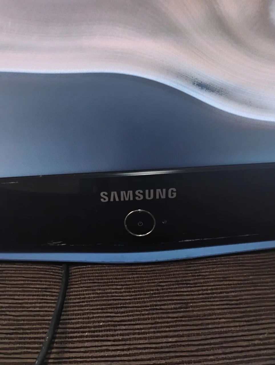 Vendo tv Samsung 42 polegadas com uma mancha na tela q não atrapalha em nada 350,00  - Foto 5