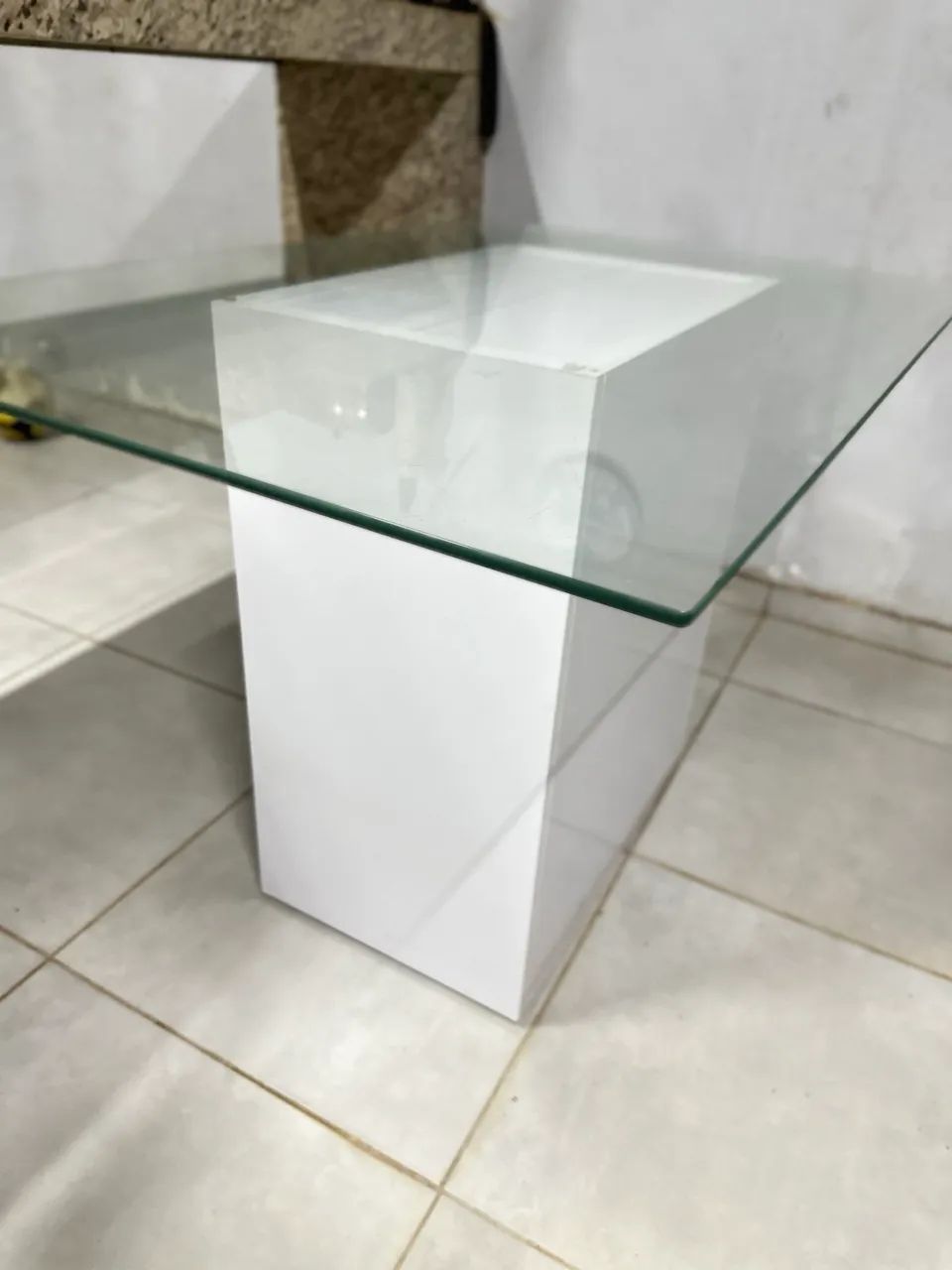 Mesa com base MDF e tampo de vidro - Foto 3
