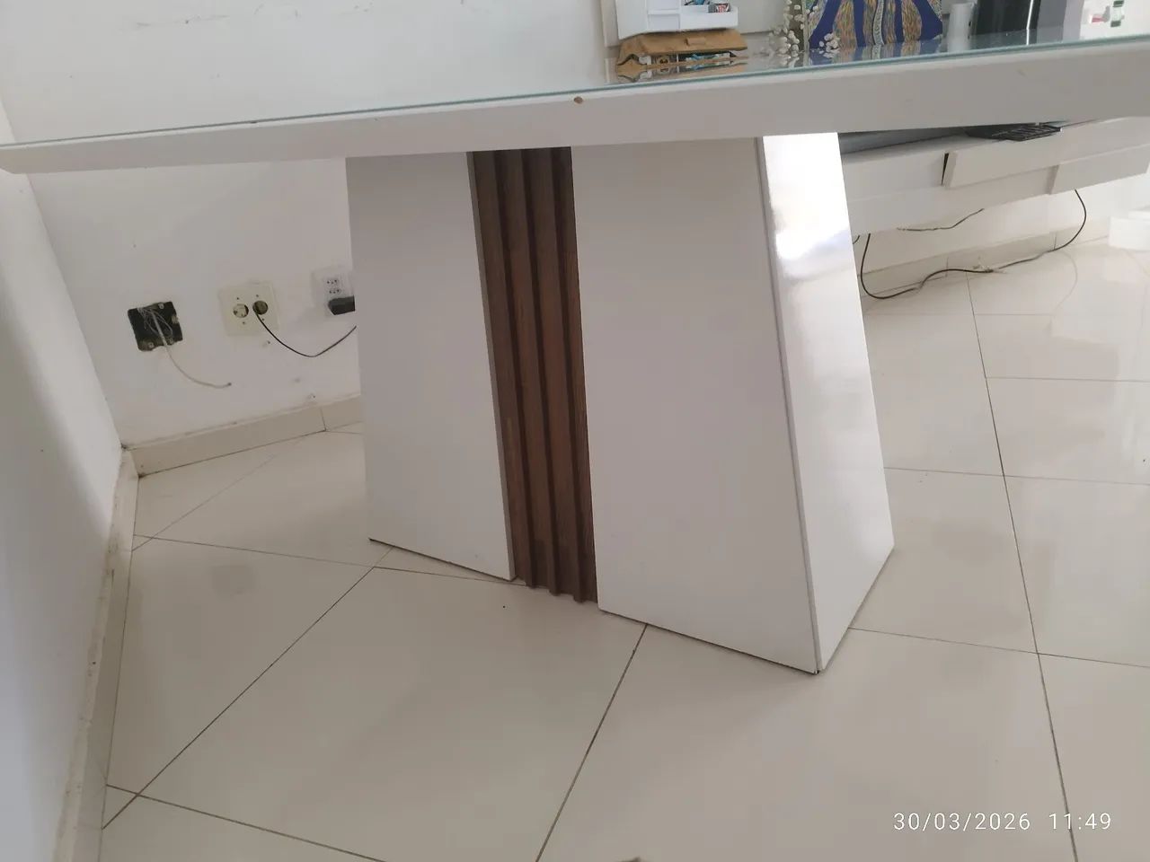 OPORTUNIDADE! Mesa MDF com Vidro Impecável por R$800 - Moderna e Sofisticada - Foto 3