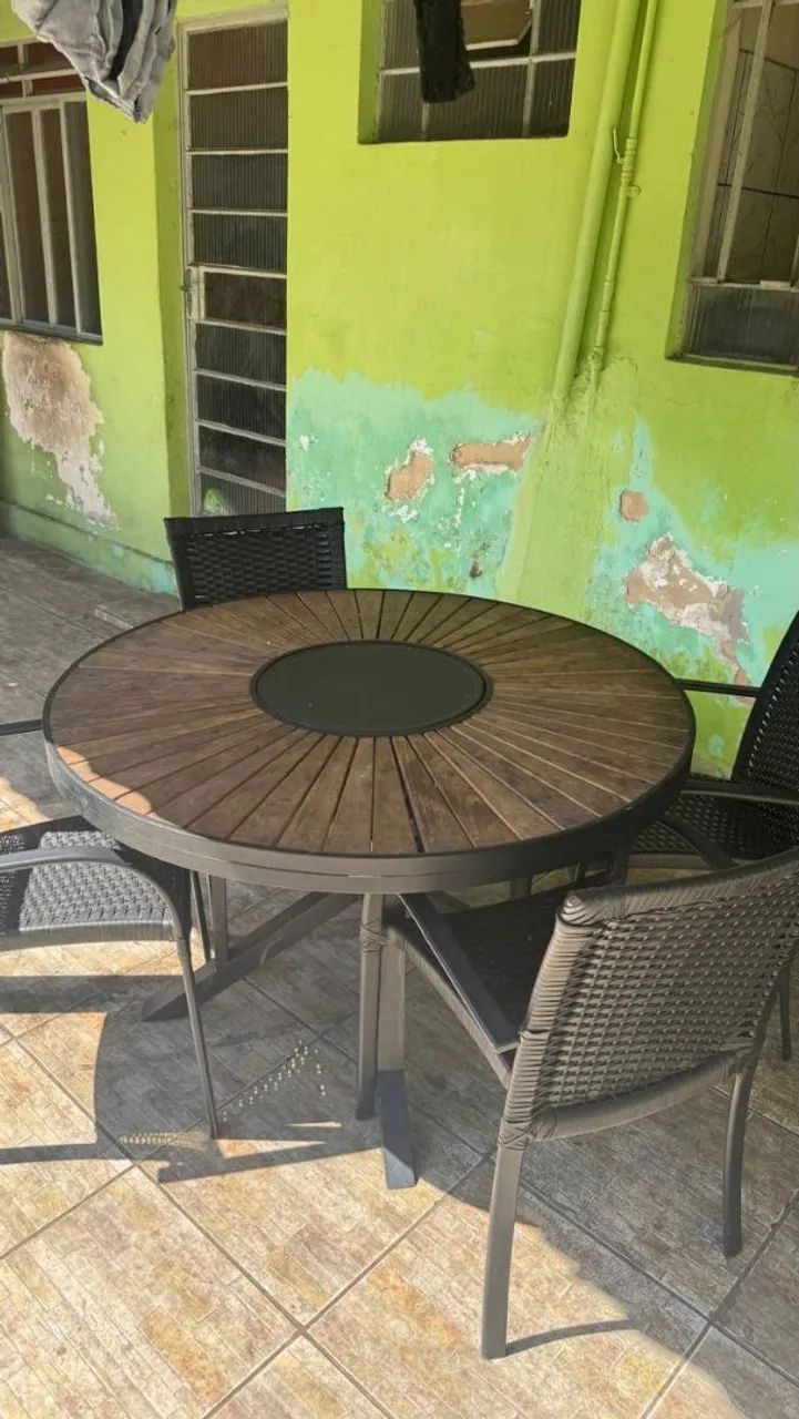 Vendo barato mesa Atenas com 4 cadeiras