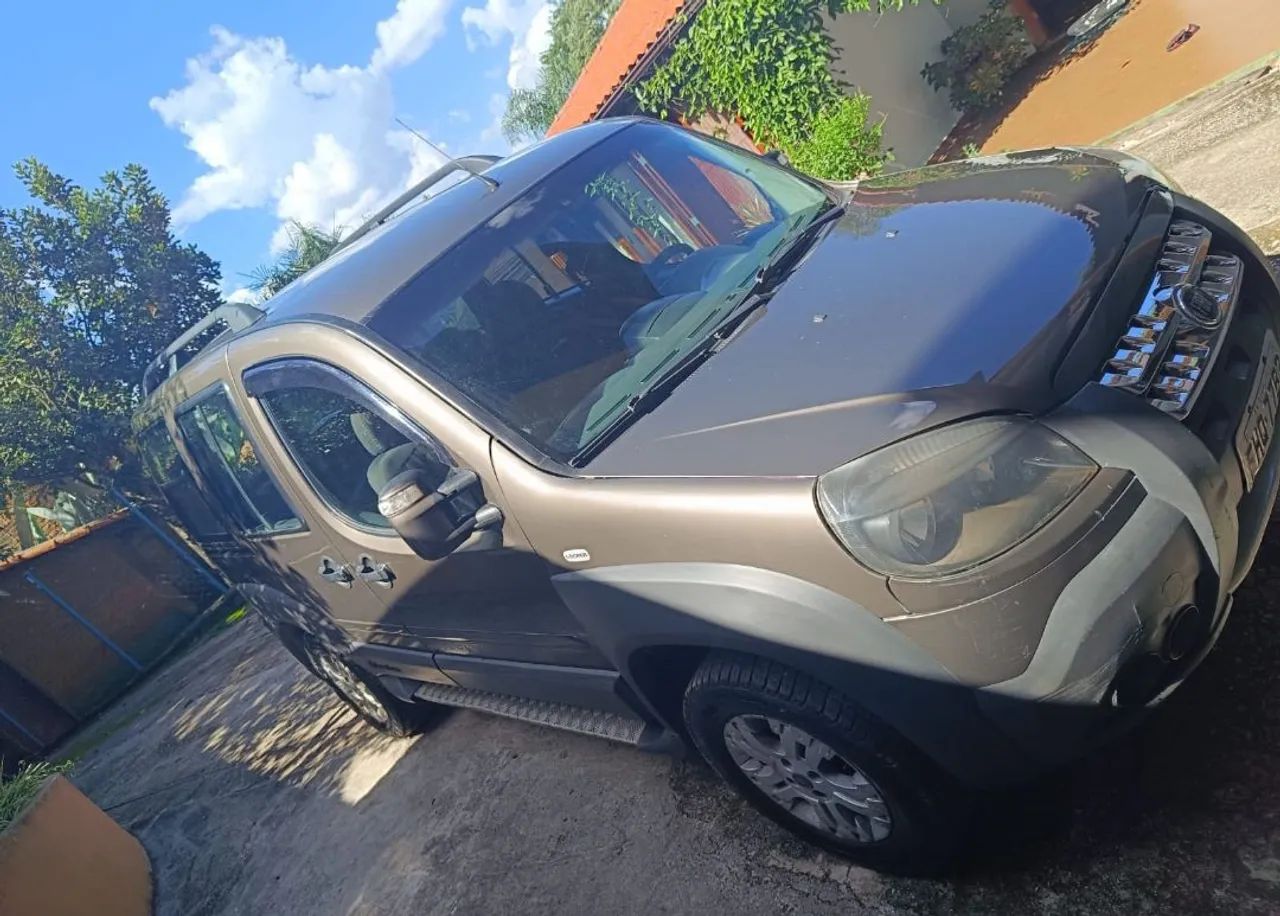 Fiat Doblo Adv. Xingu Locker 1.8 Flex 16V 5P 2013 - Foto 4