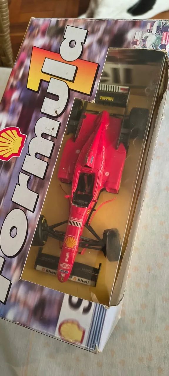Carrinho colecionável Ferrari 310 - Michael Shumacher - Foto 5