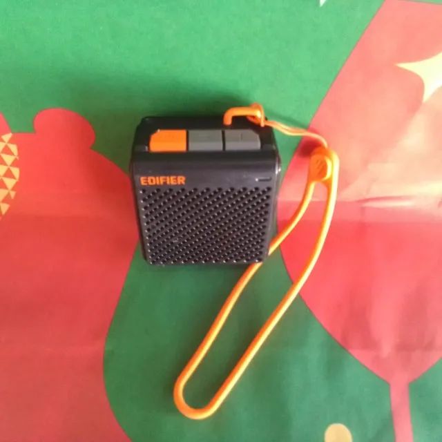 Caixa de Som Portatil Edifier Mp 85 Blutooth Preto e Laranja  - Foto 4