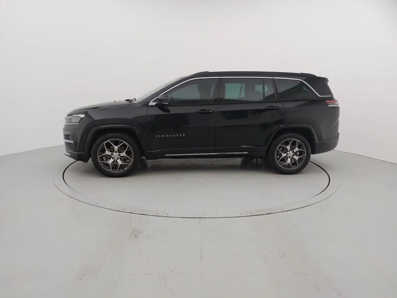 Jeep Commander Overland T270 1.3 TB Flex Aut., foto 2 de 18