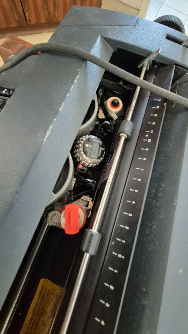 Máquina de escrever elétrica IBM (de esfera)  - Foto 5