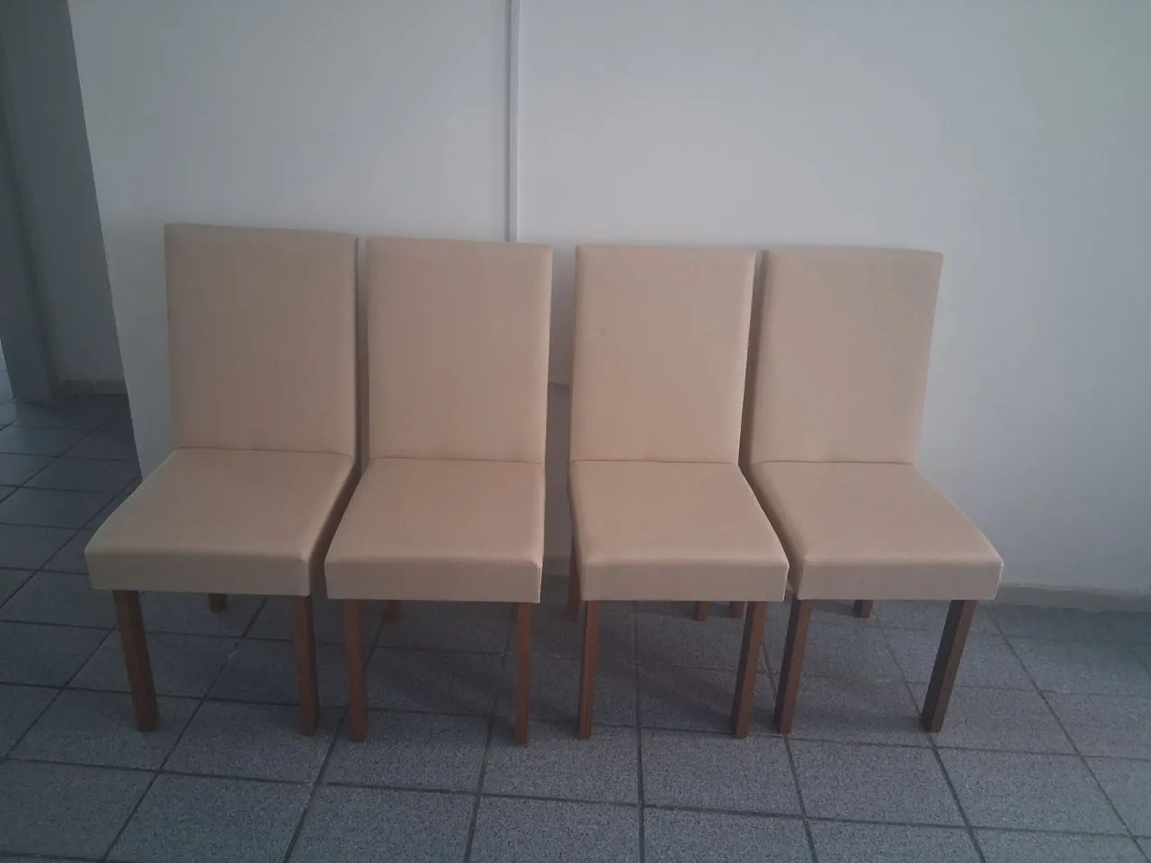 Vendo cadeiras de sala de jantar. - Foto 5
