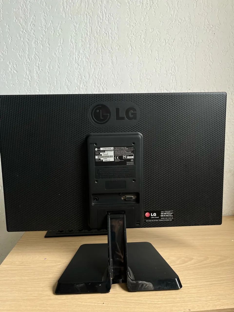 Monitor LG Flatron 20EN33 19,5? LED - Completo e Funcionando - Foto 2