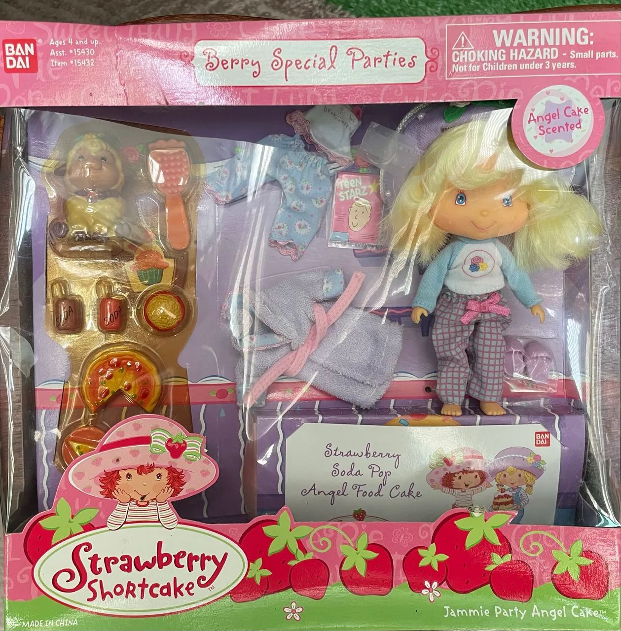 Boneca moranguinho Angel cake bandai