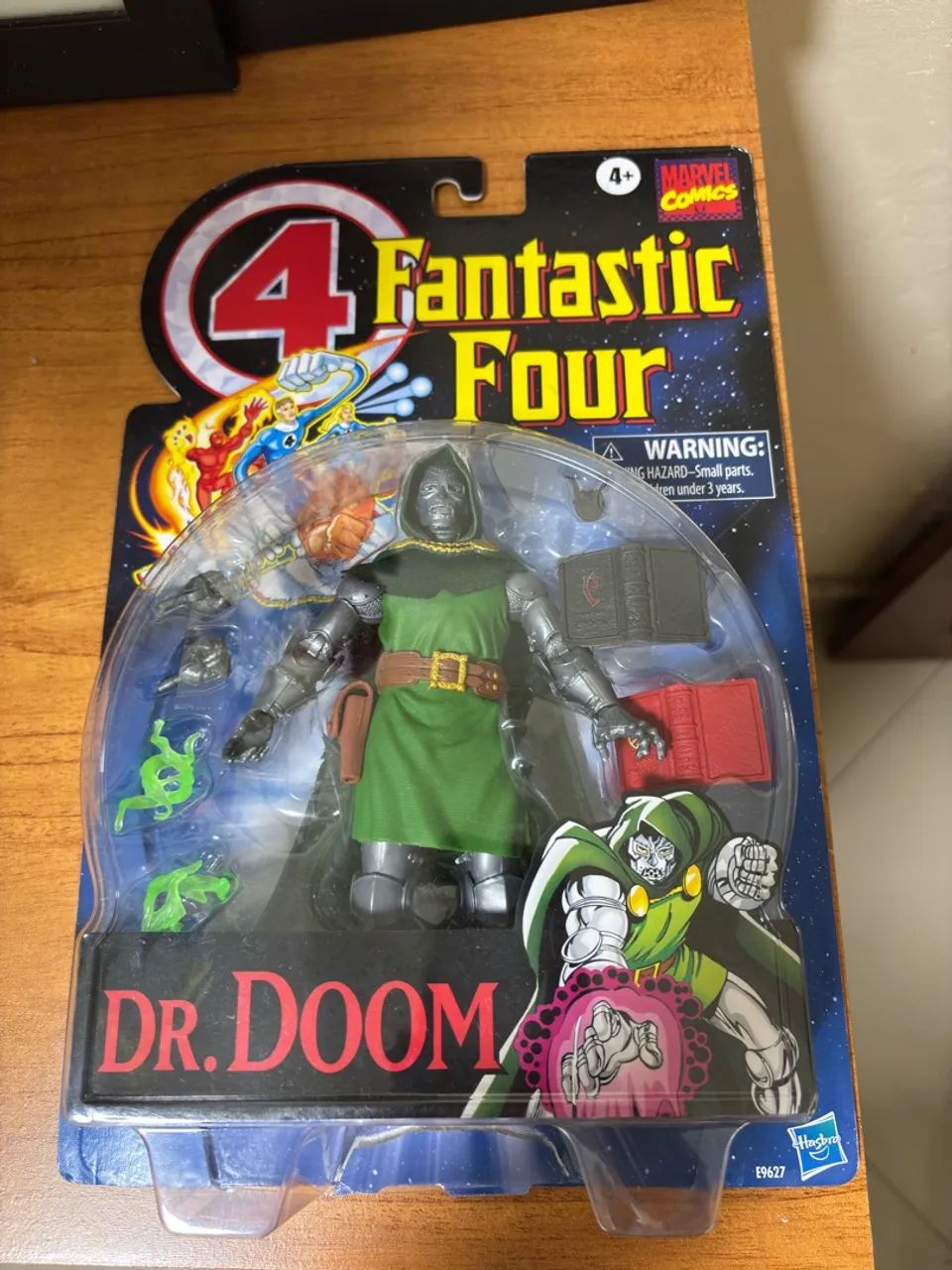Doutor destino marvel legends retrô 