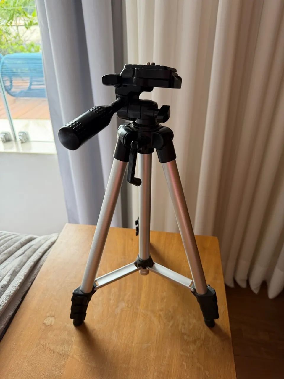 Tripé para camera e celular 