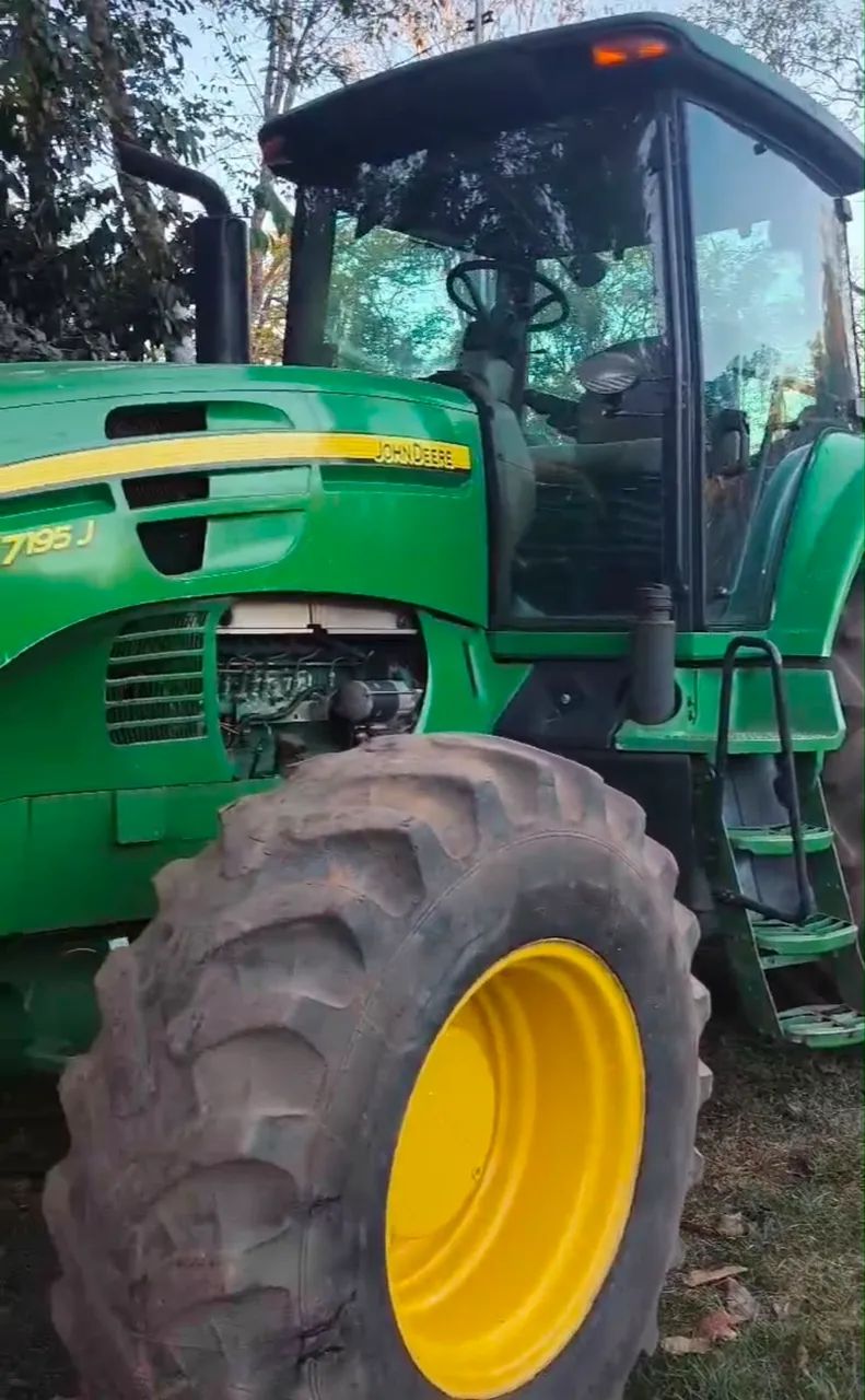 Trator John Deere ano 2014 - Foto 3