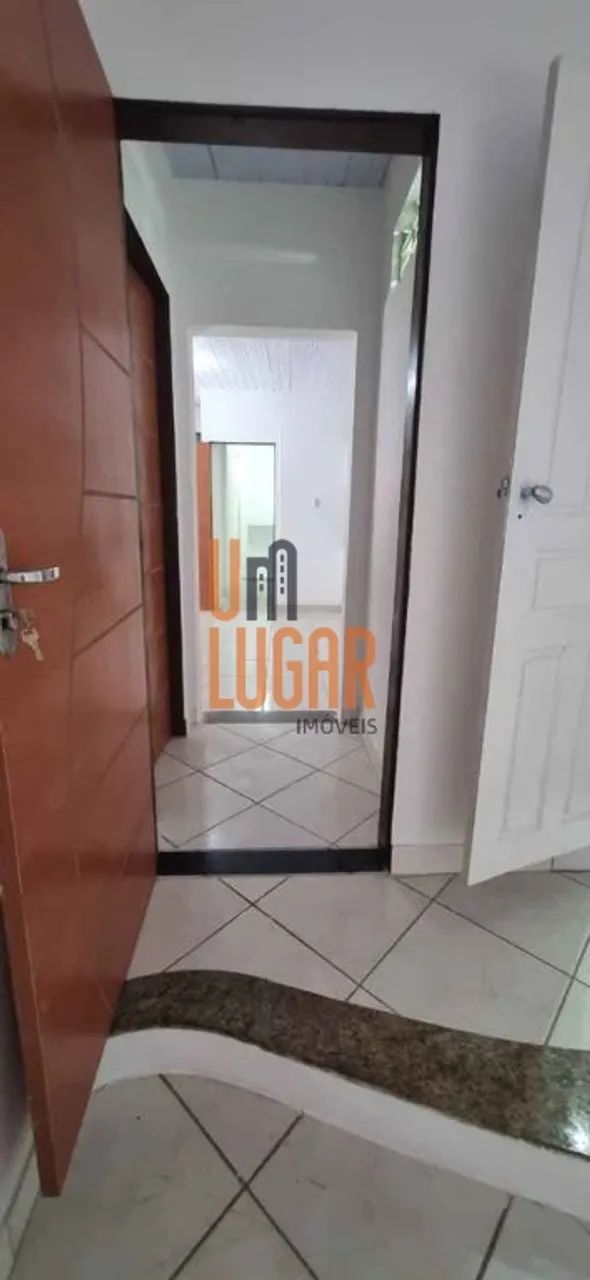 Um Lugar Imóveis aluga: Apartamento kitnet de 2 quartos na Avenida João Paulo II, esquina 