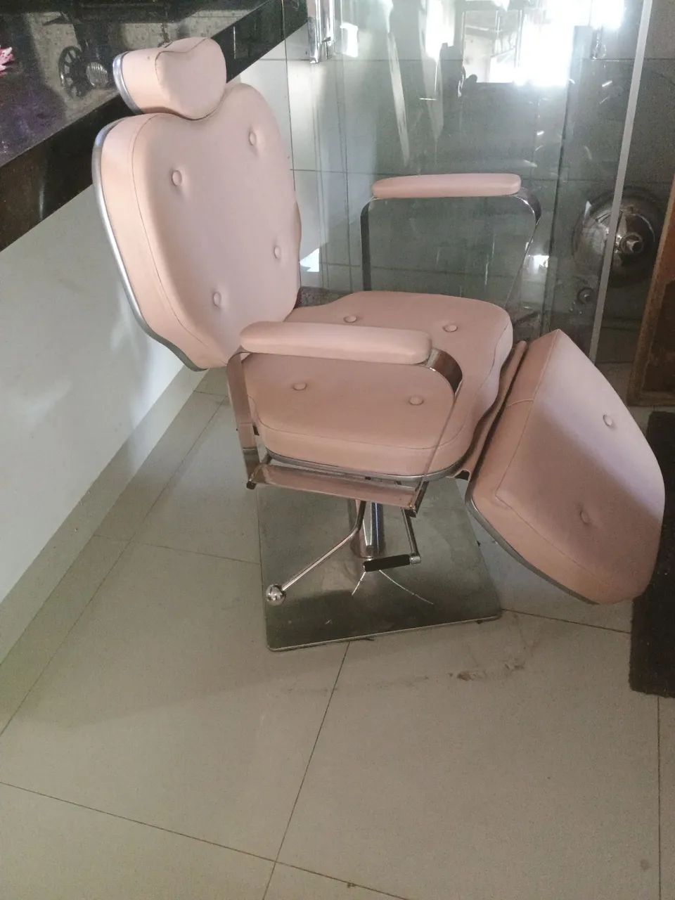 Cadeira de maquiagem em inox na cor salmon  - Foto 2