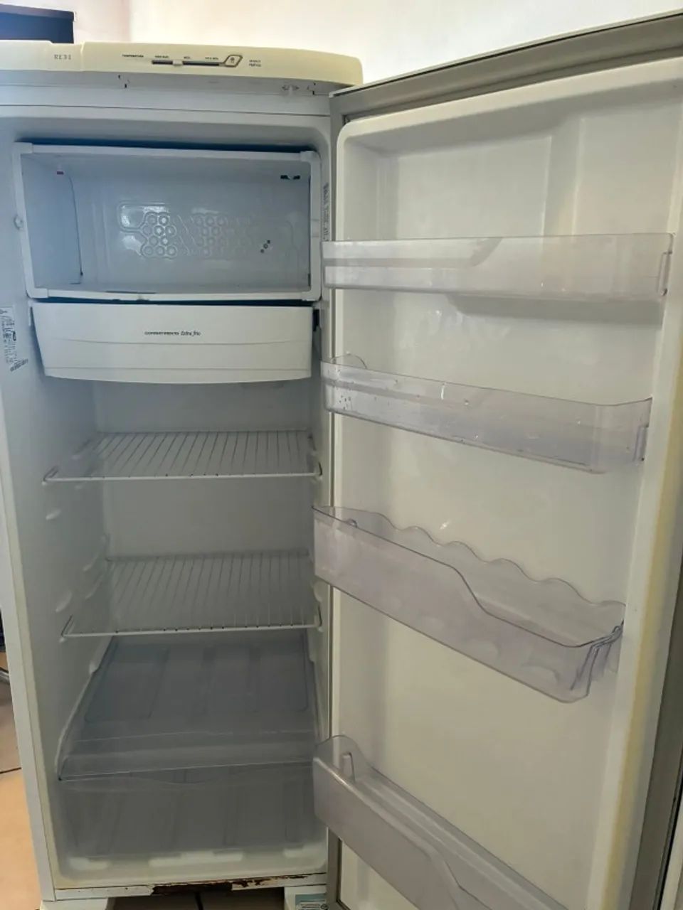 Geladeira Eletrolux em ótimo estado de conservação - Foto 2