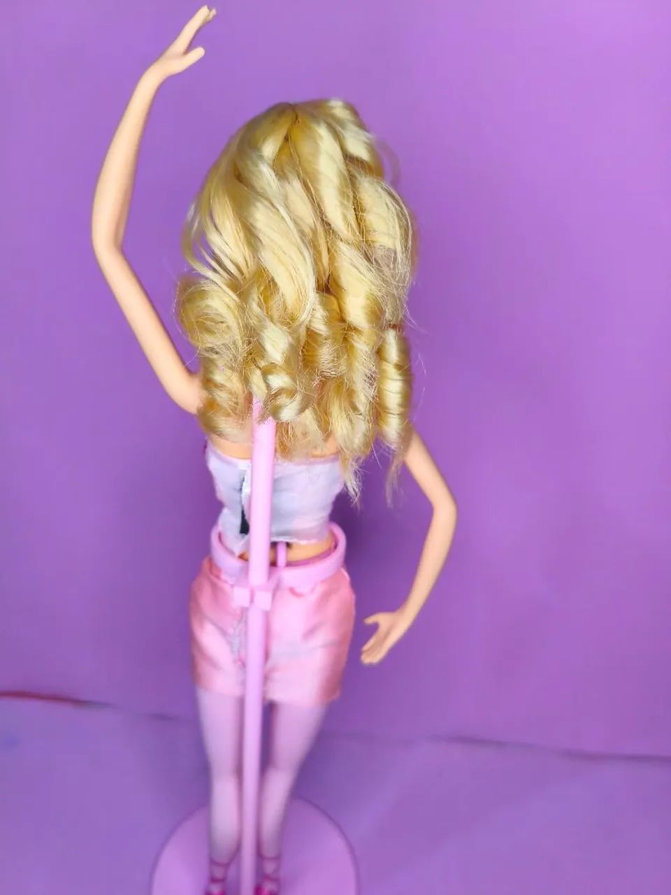 Barbie sapatilhas magicas sem a saia original - Foto 3