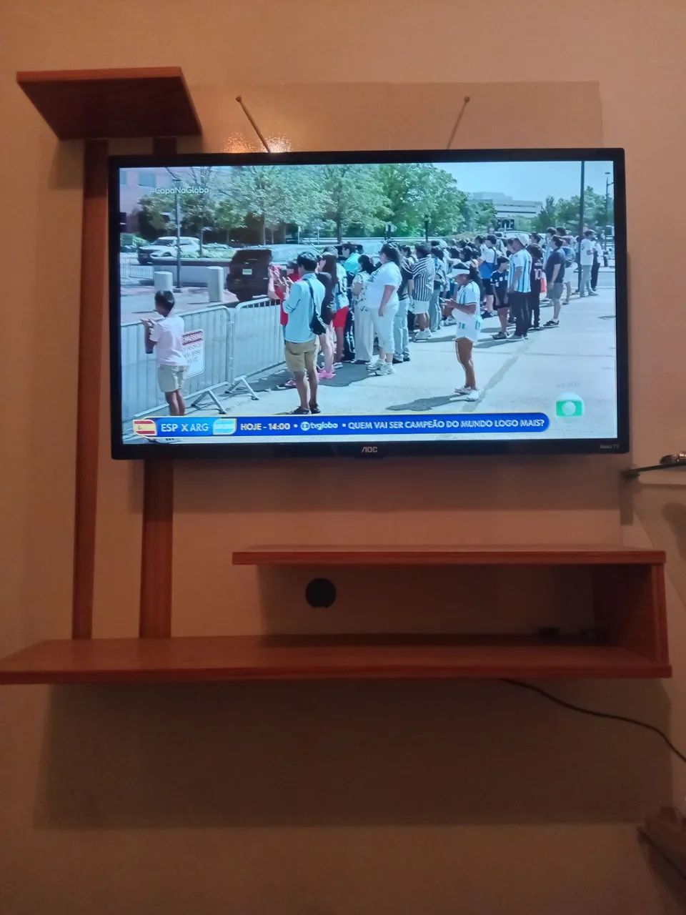  Rack  de parede com televisão   32 polegadas  - Foto 4