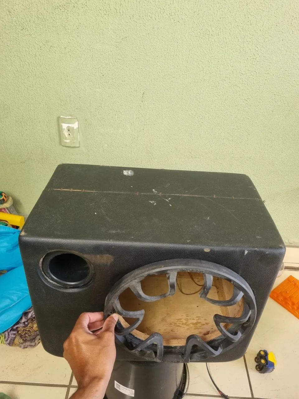Vendo caixa para sub de 12 - Foto 2
