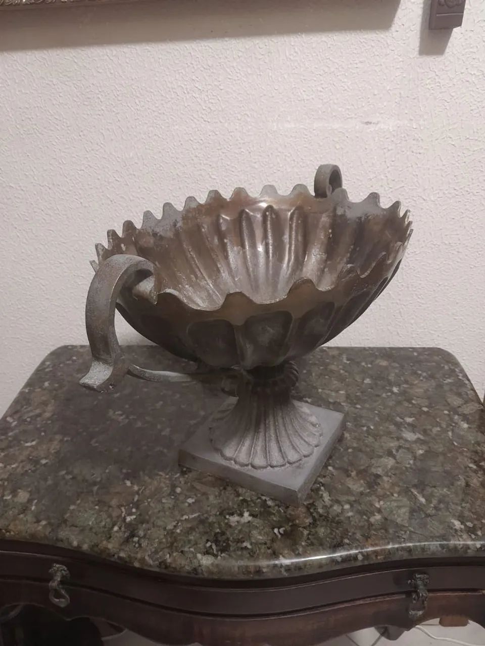 Antigo centro de mesa/fruteira em alumínio maciço  - Foto 3