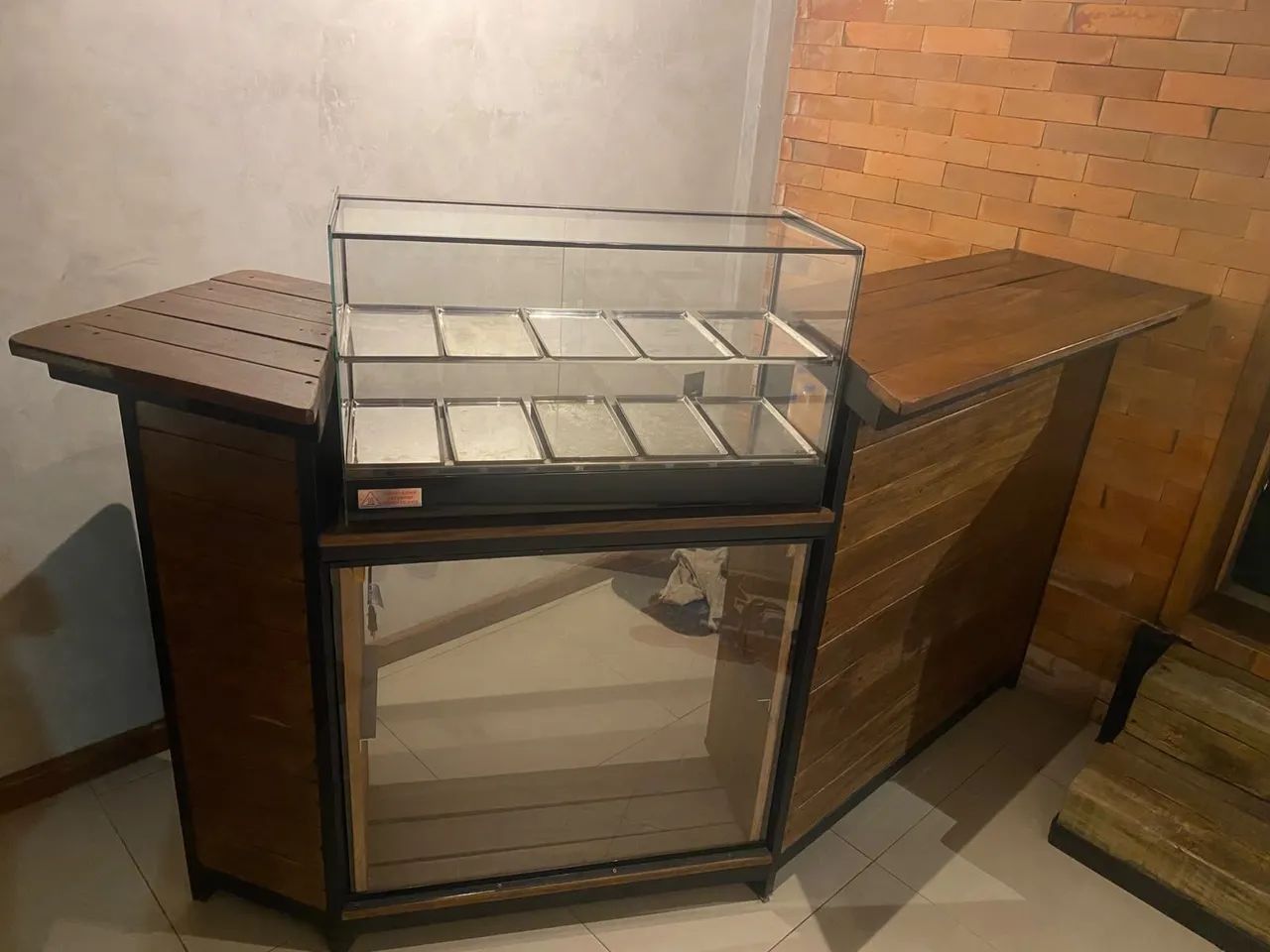 Vendo Balcão comercial com Vitrine + Estufa Expositora