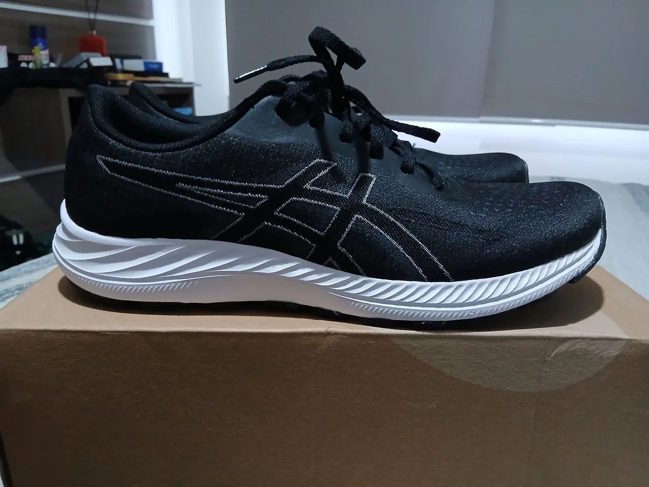 Tênis Asics 42 preto - Foto 4