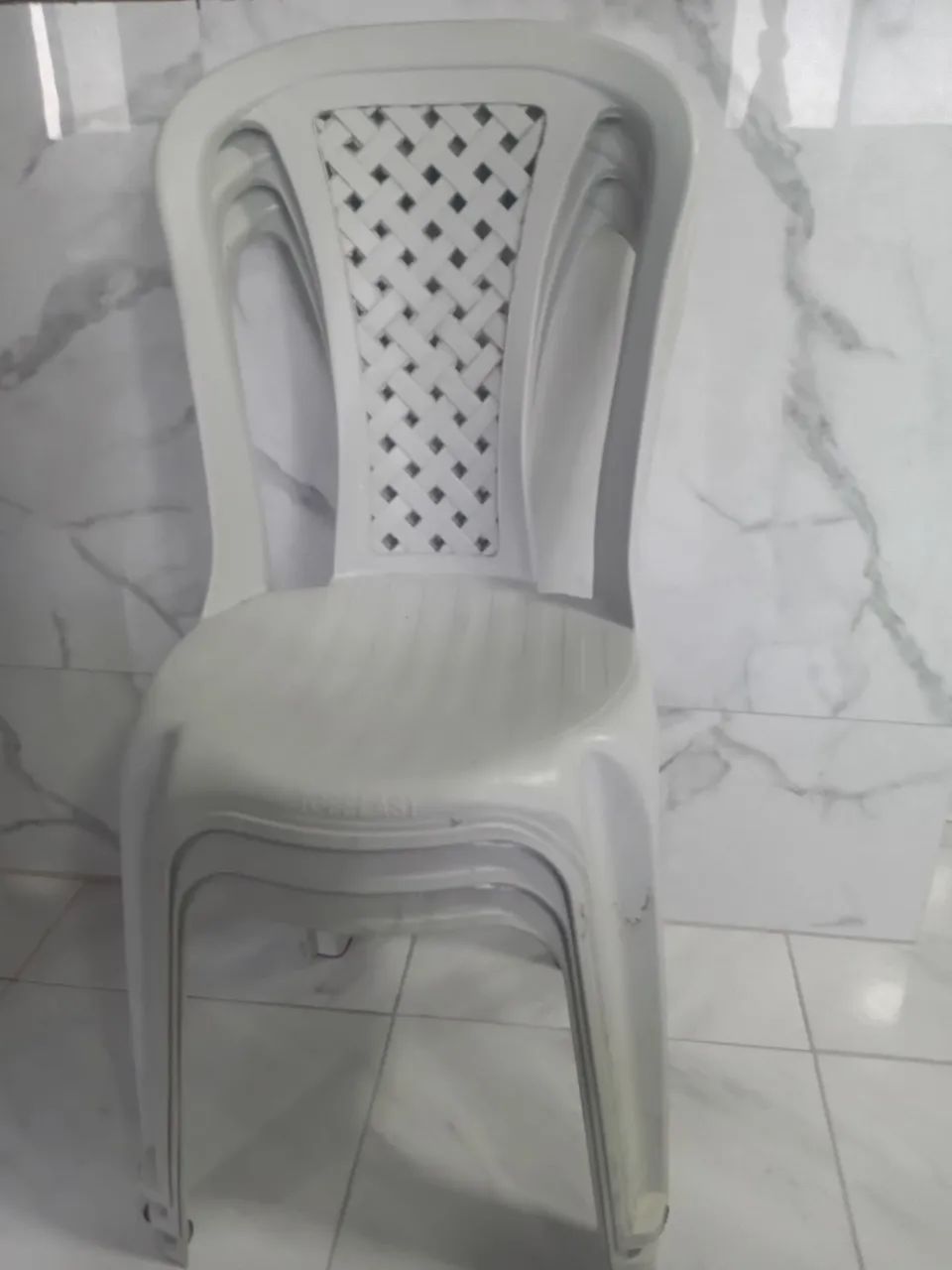 Vendo 3 Cadeiras de plástico por 