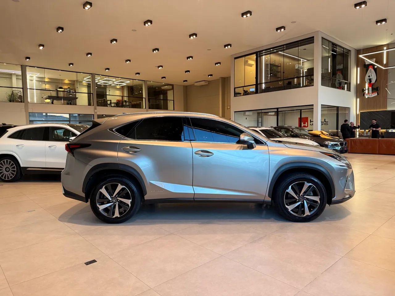 Lexus NX-300 H F-sport 2.5 16V Aut., foto 6 de 16