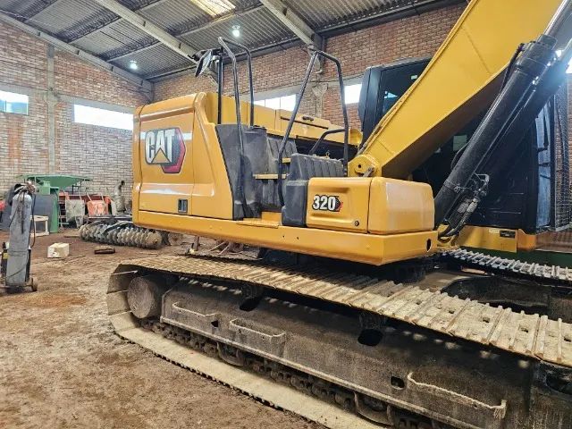 Escavadeira Cat 320 ano 2022