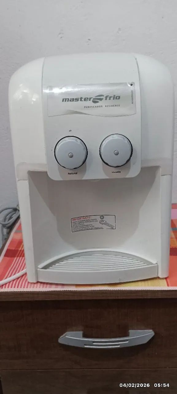 filtro de água funcionando só não tá gelando bem em ótimo estado 250 reais 