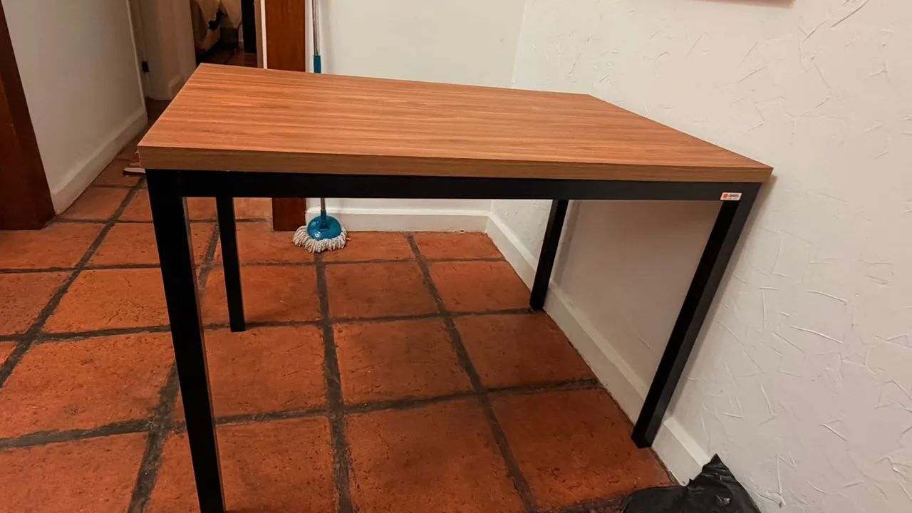 Mesa MDF 1,10 x por 90 - Foto 2