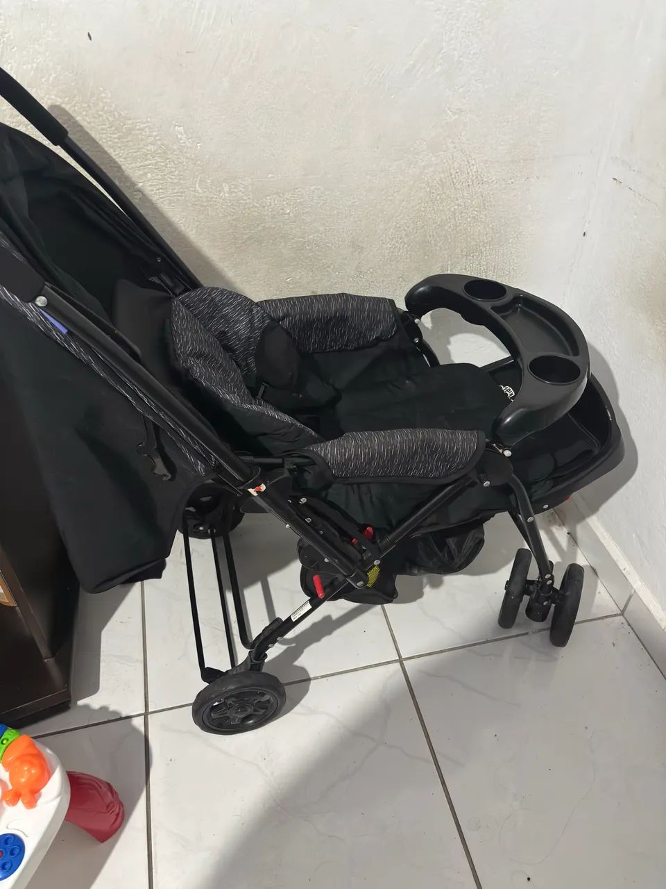 Vende se carrinho de bebê 