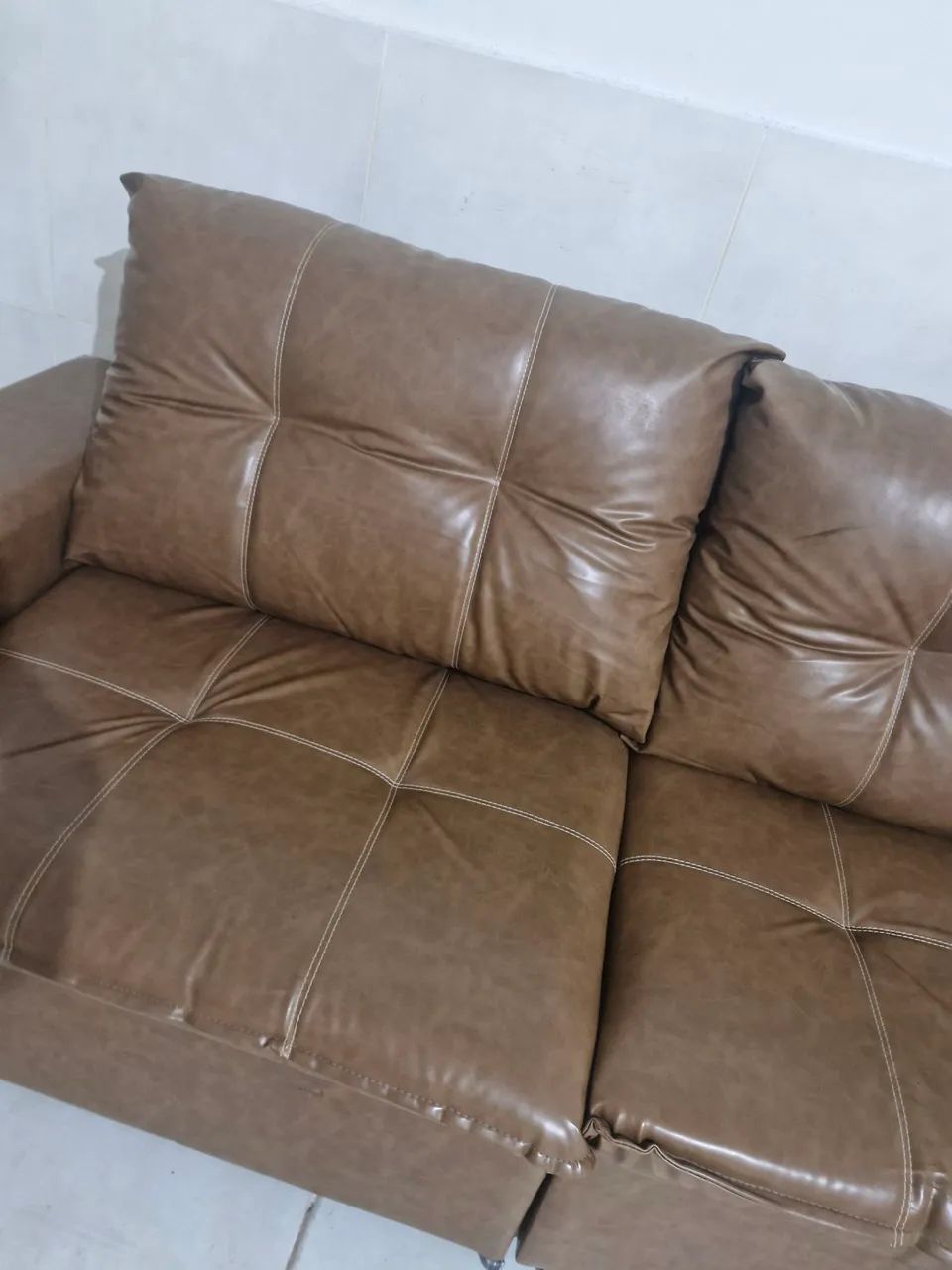 Sofá courino em perfeito estado 2,18m - Foto 5