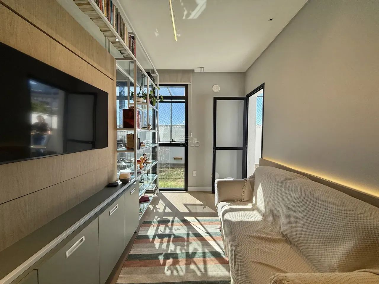 Apartamento com terraço em Coqueiros - Foto 5