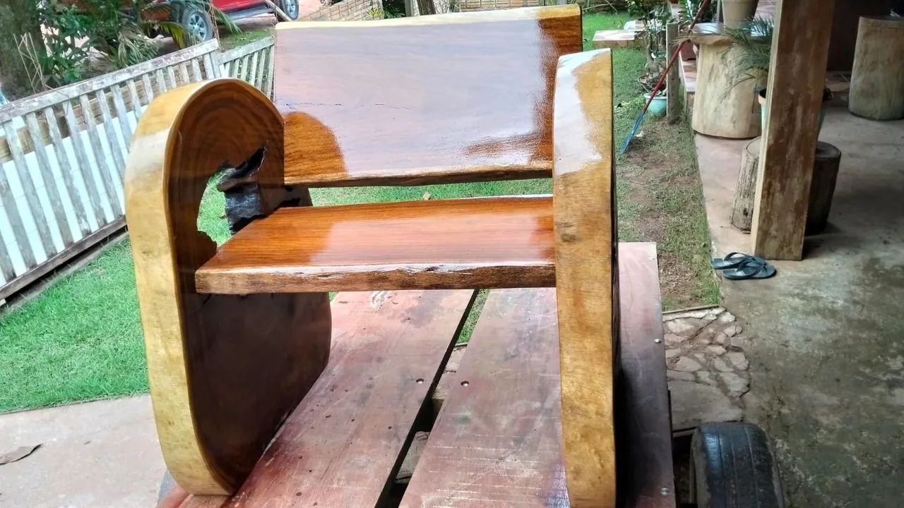 VENDE-SE MÓVEIS DE MADEIRA