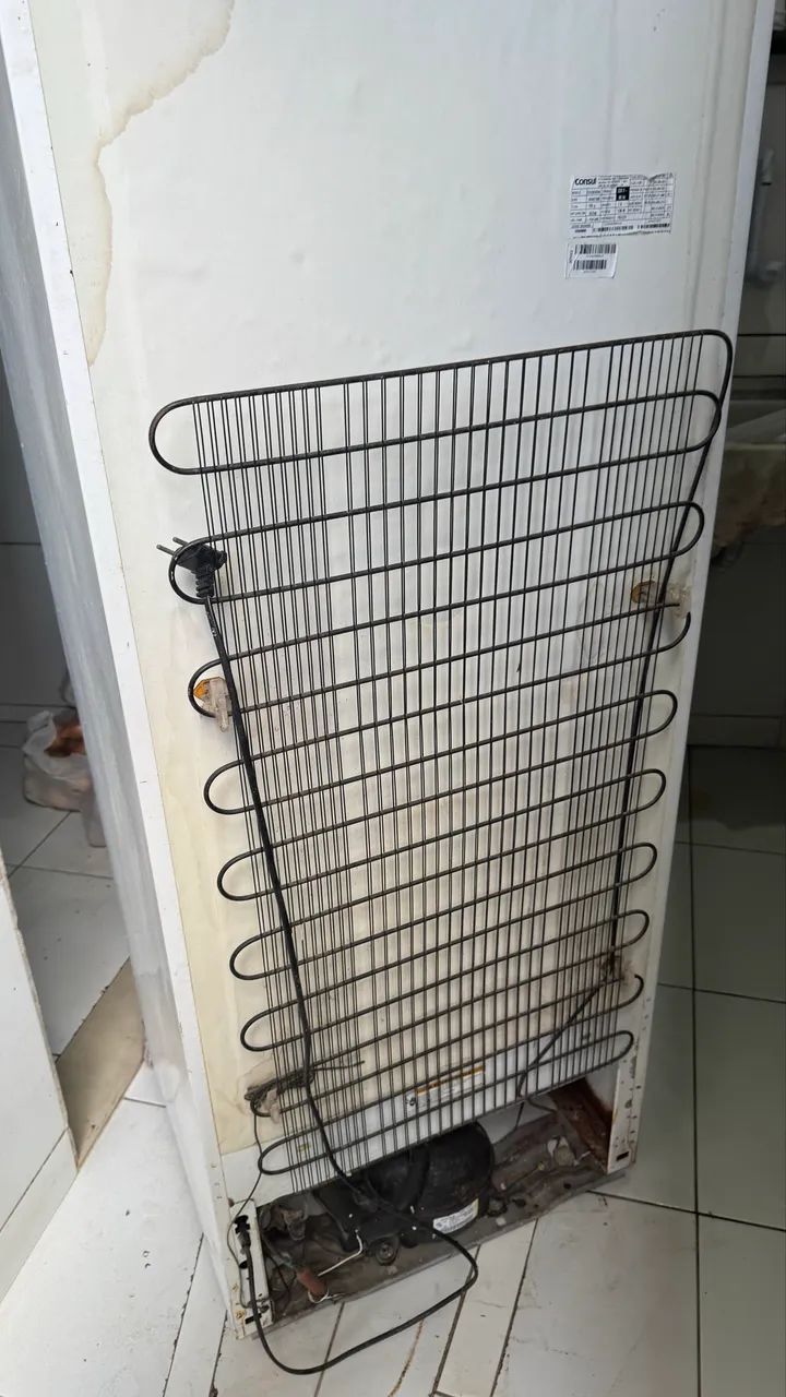 Vendo freezer vertical cônsul de 260l - Foto 3