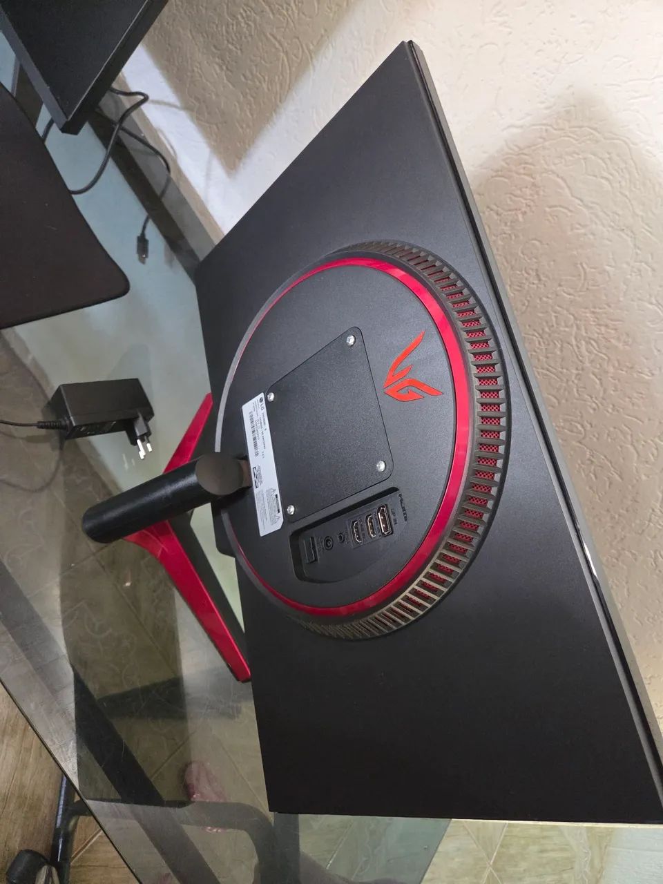 Monitor LG Ultragear 24' 144hz IPS - Foto 2