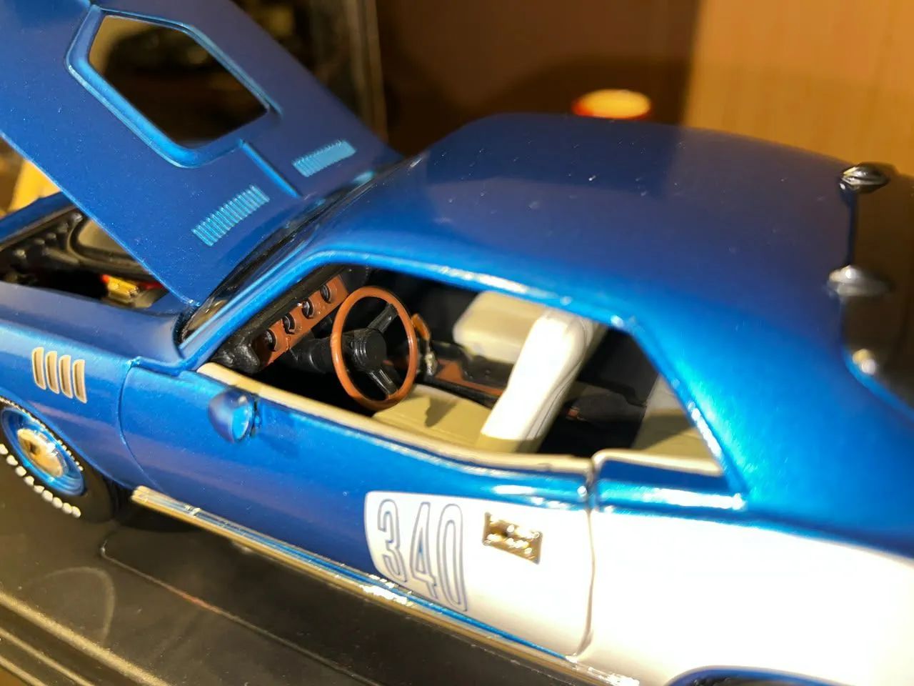Miniatura 1:18 Cuda ERTL na Caixa. - Foto 3