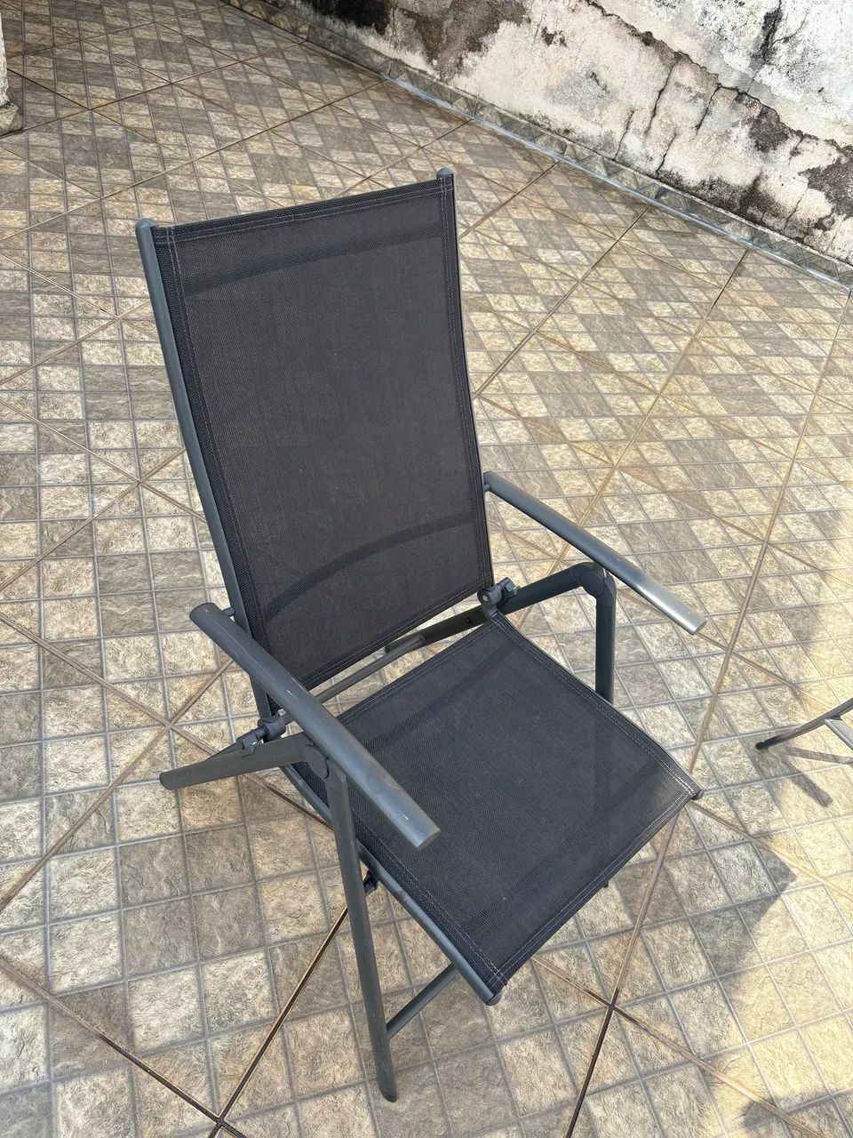 Mesa de jardim em vidro com 4 cadeiras reguláveis  - Foto 2