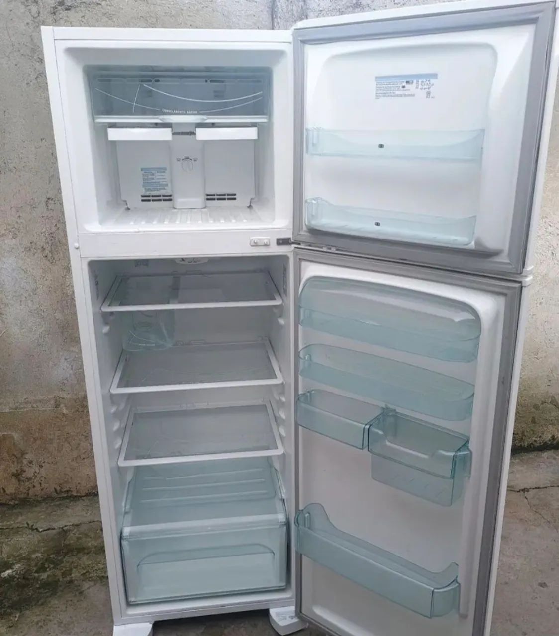 Vendo Geladeira Eletrolux - Foto 2