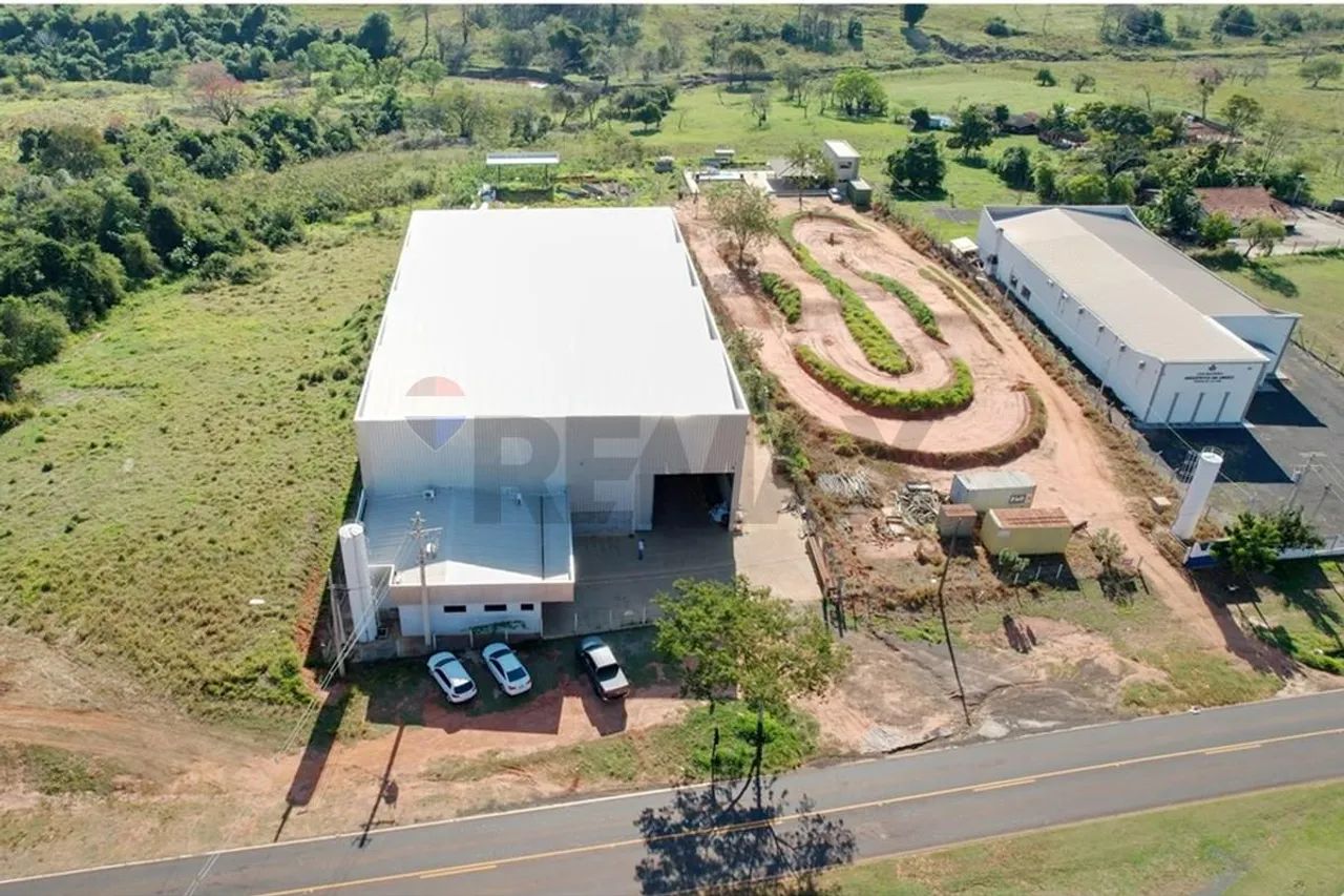 "Galpão Comercial em Lins, na estrada Lins X Guaimbê, Lins, SP" - Foto 3