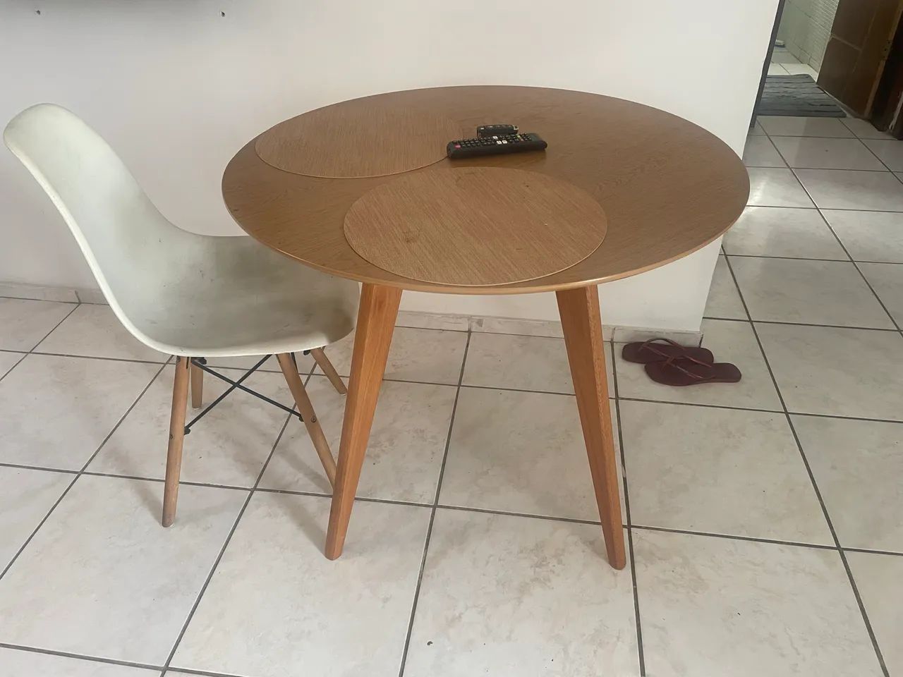  MESA DE JANTAR
