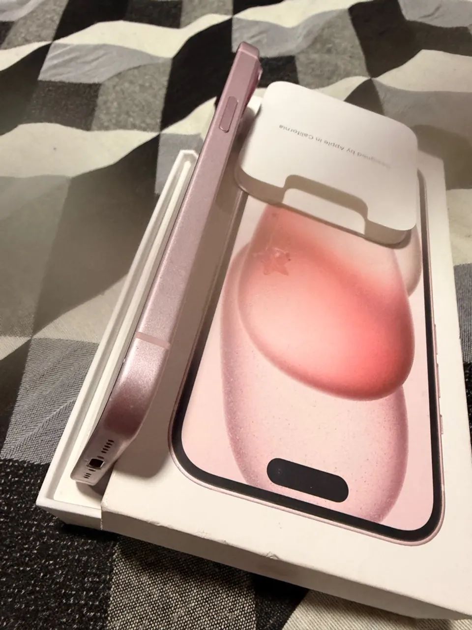 iPhone 15 Rosa 128GB Original + Chip Físico + Caixa e Acessórios - Foto 3
