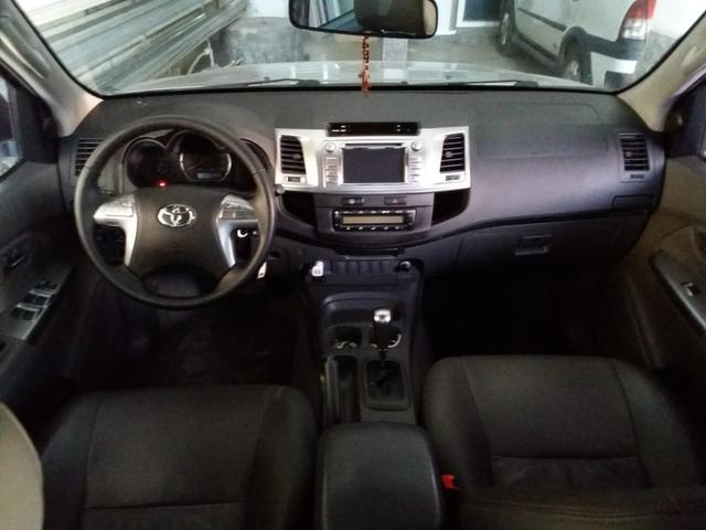 Toyota Hilux Srv Top de linha automatica com Gnv 5 geração procurar Martins * - Foto 4