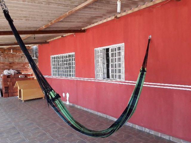(Baixei pra vender mesmo)casa 4 qts,send 1 suit,lote 500m², cha 86 cond-fec em Árniqueiras