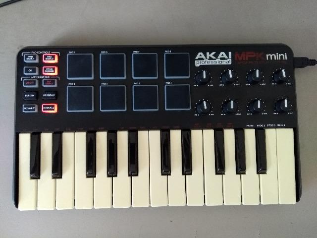 Teclado controlador Akai MPK Mini - 25 teclas - Foto 4