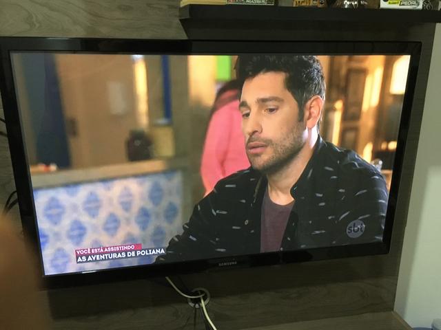 Vendo Tv de 43 polegadas - Foto 2