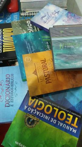 Kite de livros de teológia - Foto 3