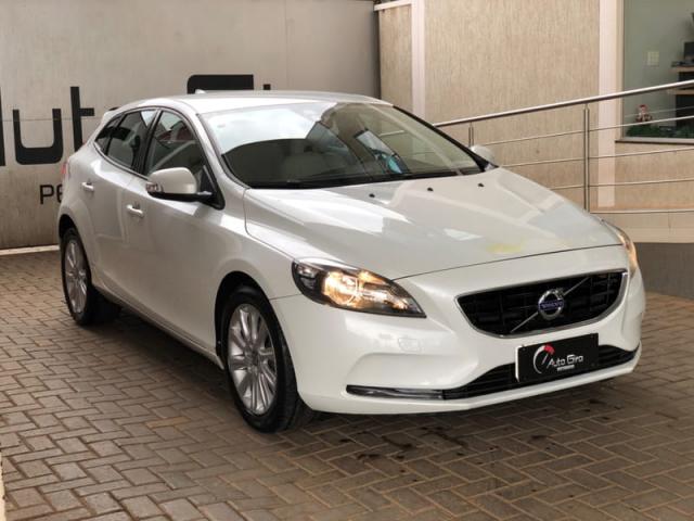 Volvo V40 T3 Kinetic 1.5 Turbo | Automático | Interior Bege - Foto 3