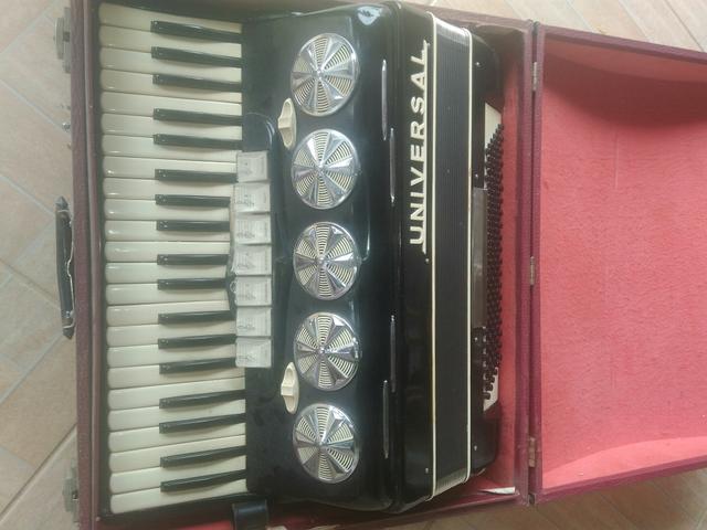 Vendo sanfona e aceito oferta ! ZAP *