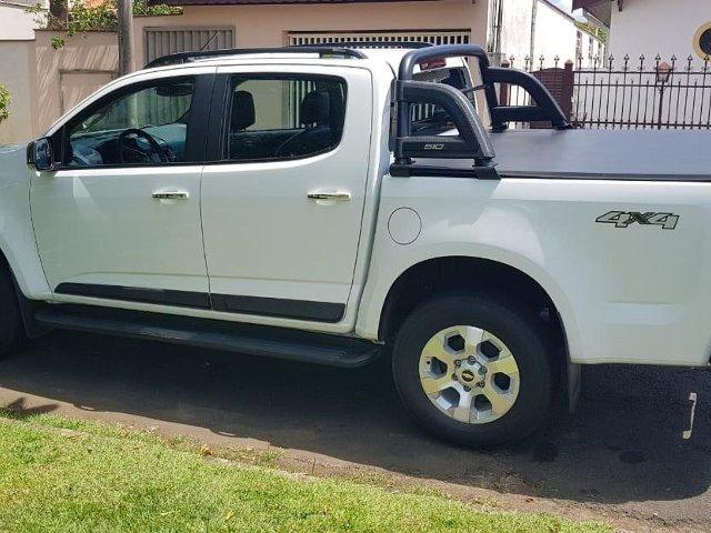 Vendo S10 novinha caminhonete conservada sem detalhes - Foto 7