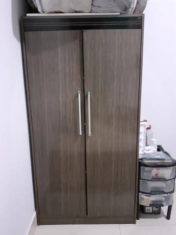 Guarda roupa pequeno( vendo por necessidade)
